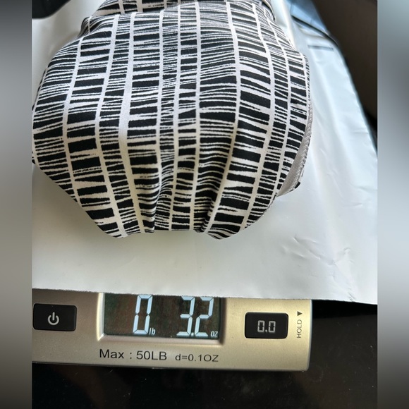 Large Victoria Secret Sports Bra - Picture 5 of 6